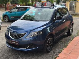 Lancia Ypsilon Platino Hybrid pieno