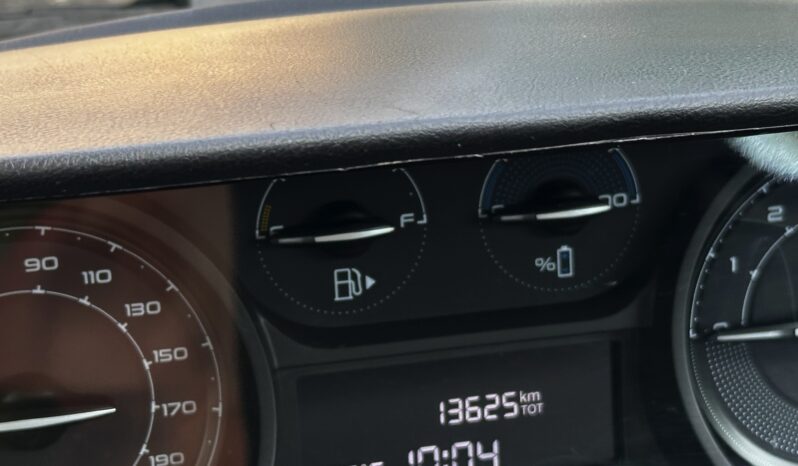 Lancia Ypsilon Platino Hybrid pieno