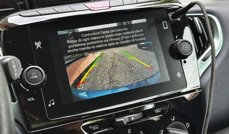 Lancia Ypsilon Platino Hybrid pieno