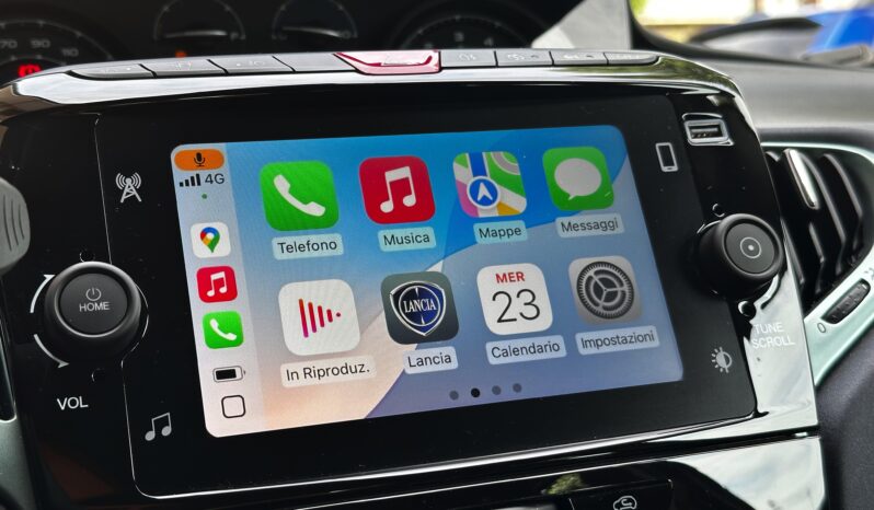 Lancia Ypsilon Platino Hybrid pieno