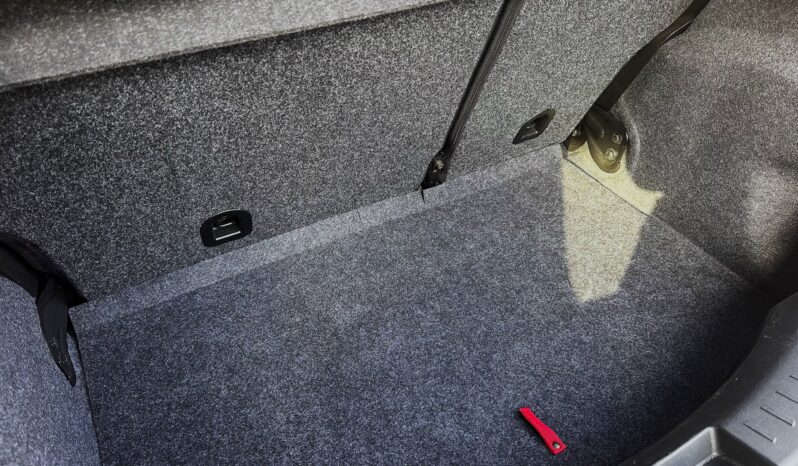 Lancia Ypsilon Hybrid Silver pieno