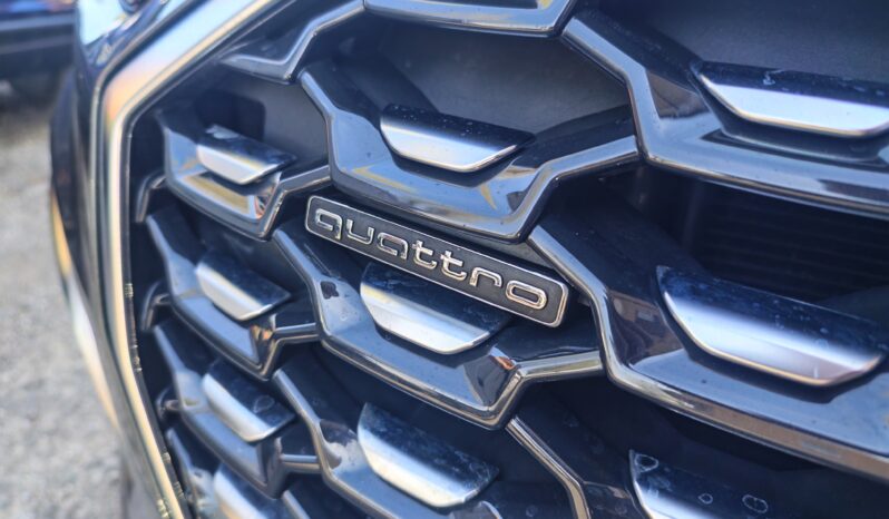 Audi Q5 Sportback 40 meh S-Line QUATTRO pieno
