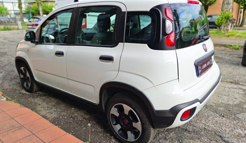 Fiat Panda Hybrid City Cross pieno
