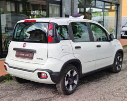 Fiat Panda Hybrid City Cross pieno