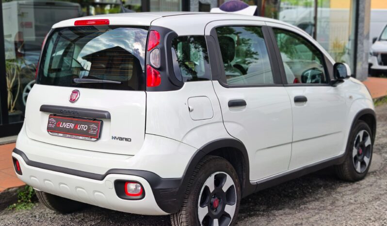 Fiat Panda Hybrid City Cross pieno