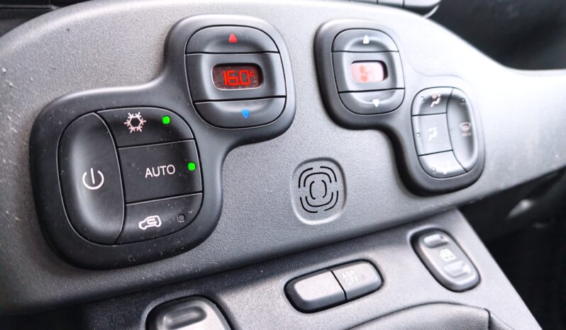 Fiat Panda Hybrid City Cross pieno