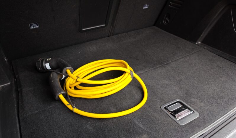 Peugeot 3008 Hybrid4 Plug-in 300cv pieno